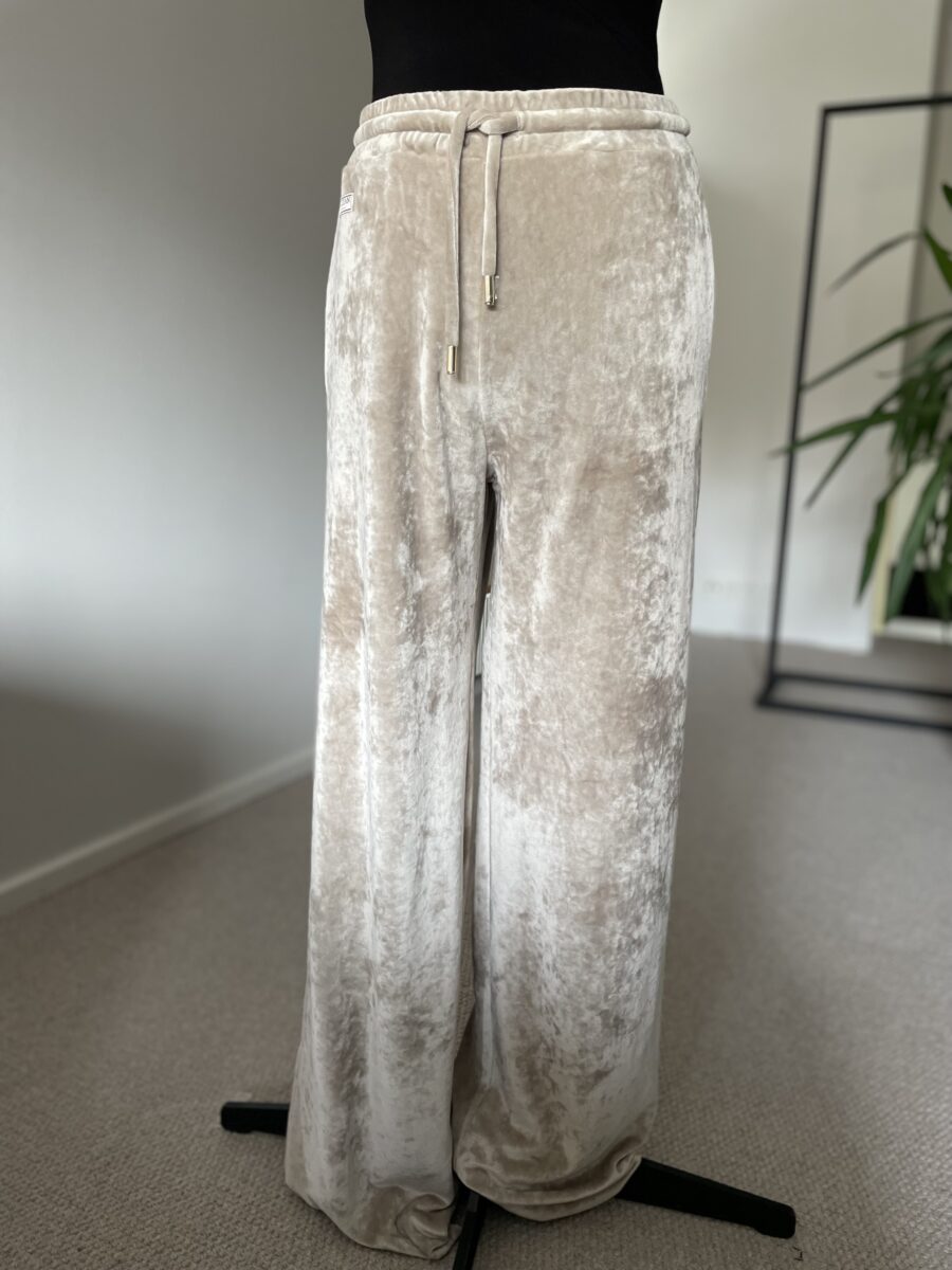 Wide-Legged DAGO Trousers - Textured Fabric - Nude